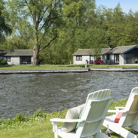 Amsterdam / Rien Den Broeke Village Loosdrecht