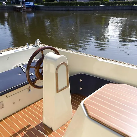 Amsterdam / Rien Den Broeke Village * Loosdrecht