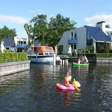 Amsterdam / Rien Den Broeke Village Vakantiehuis *