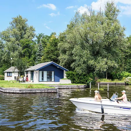 Prázdninový dům Amsterdam / Rien Den Broeke Village *