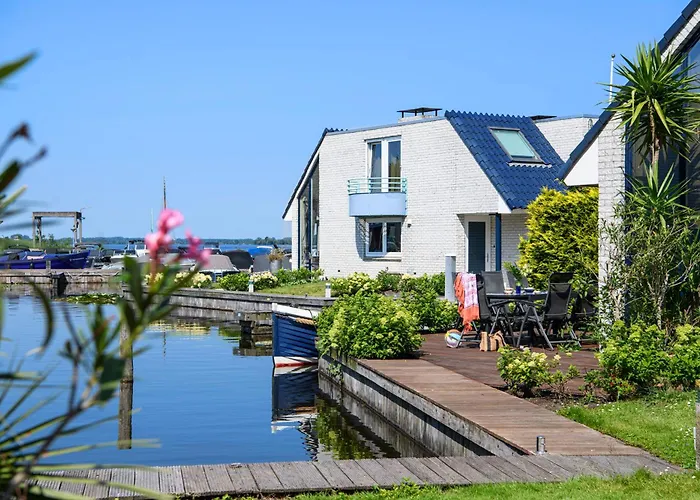 Amsterdam / Rien Den Broeke Village *