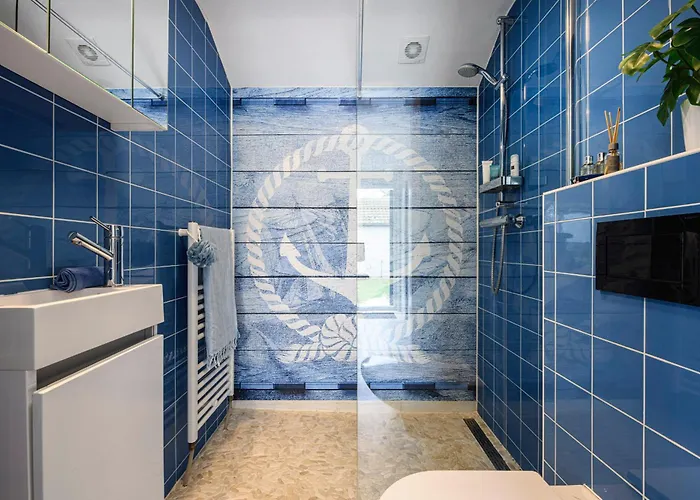 펜션 암스테르담 / 로스드레흐트 린 판덴브루커 필라허 *