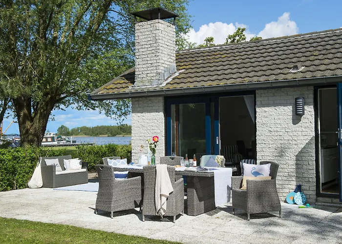 펜션 암스테르담 / 로스드레흐트 린 판덴브루커 필라허 *