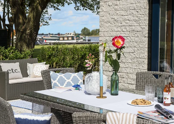 Amsterdam / Rien Den Broeke Village *