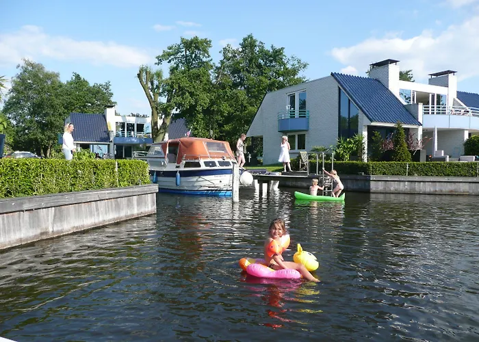 Amsterdam / Rien Den Broeke Village Hébergement de vacances *