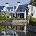 Prázdninový dům Amsterdam / Rien Den Broeke Village Loosdrecht