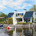 Prázdninový dům Amsterdam / Rien Den Broeke Village Loosdrecht